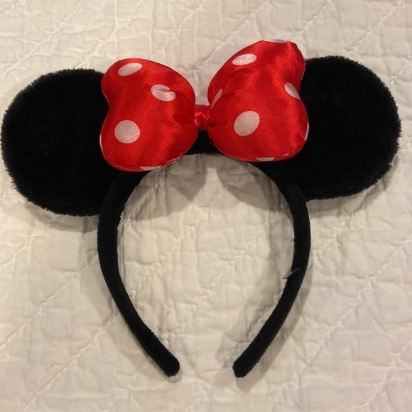 - DISNEY 2 Minnie Mouse ears. Red with white polka dots and sequins - Picture 3 of 9